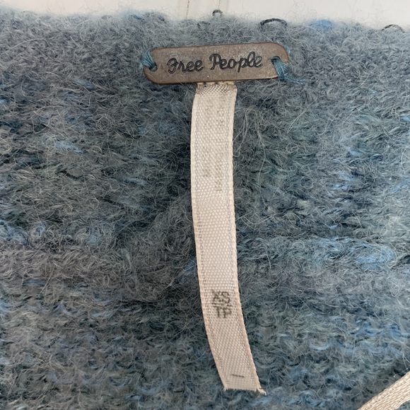 Free People blue Alpaca V neck sweater XS - Picture 3 of 8
